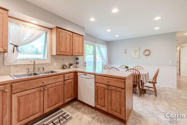 Dining room, Interior, Kitchen, Recessed Lighting