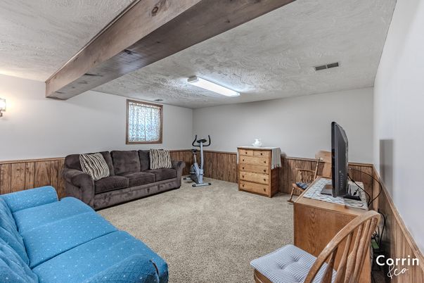 Fitness Equipment, Interior, Living room, Wooden Beams