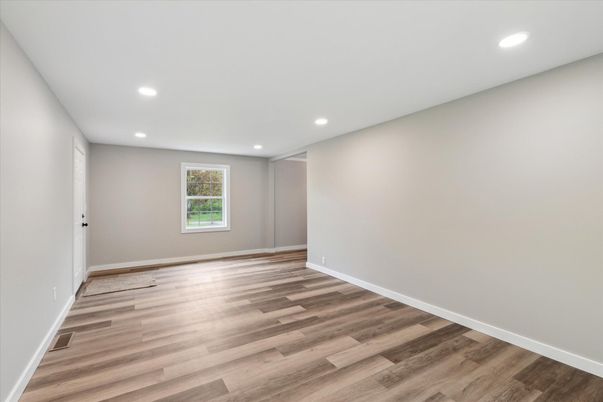 Empty room, Interior, Recessed Lighting, Wood Texture Flooring