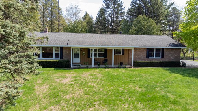 Backyard, Exterior, Facade, Brick Facade, Cape Cod
