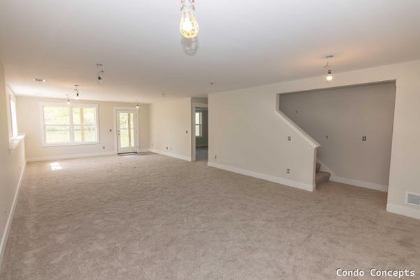 Empty room, Interior