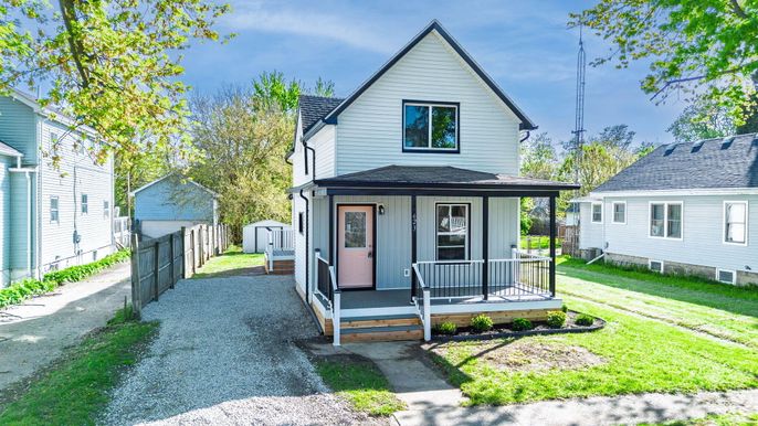 Backyard, Exterior, Facade, Farmhouse