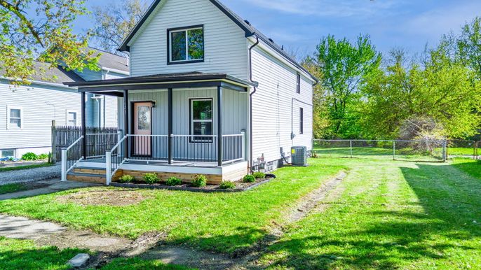 Backyard, Exterior, Facade, Farmhouse