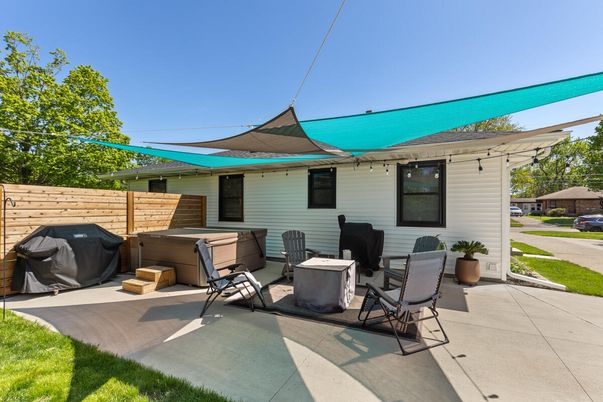 Exterior, Hot Tub