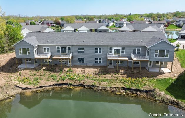 Exterior, Lake