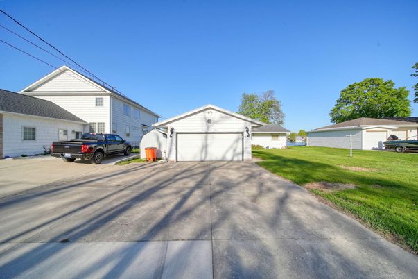 Detached Garage, Exterior
