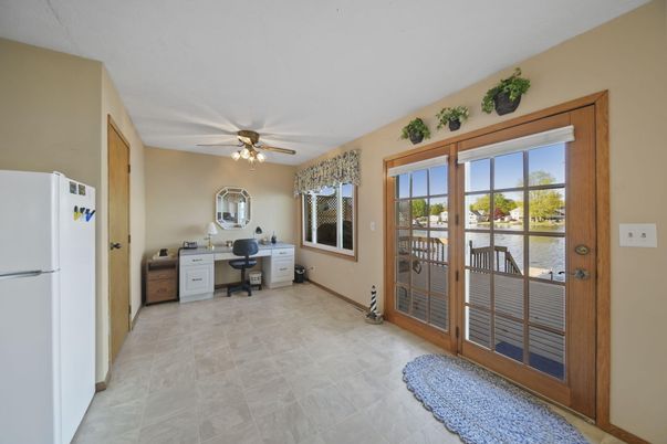 Home Office, Interior, Water