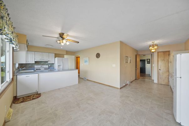 Chandelier, Interior, Kitchen