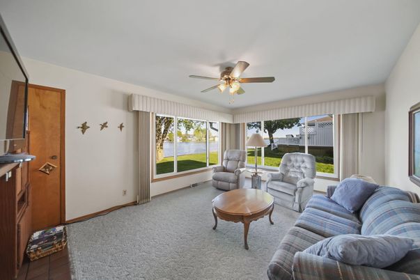 Interior, Living room, Water
