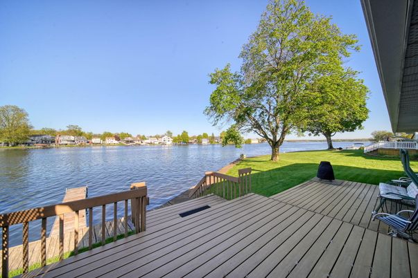 Exterior, Water