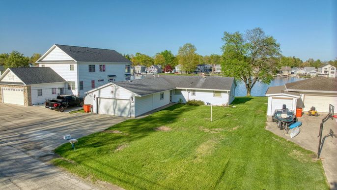 Backyard, Detached Garage, Exterior