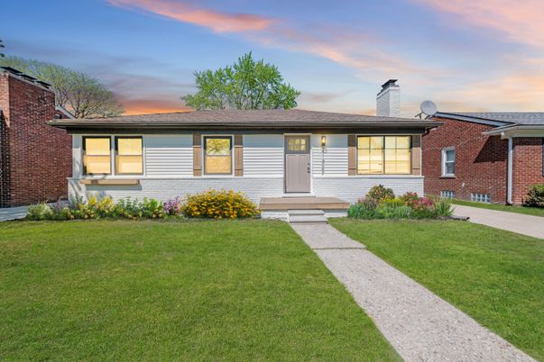 Exterior, Facade, Brick Facade, Ranch