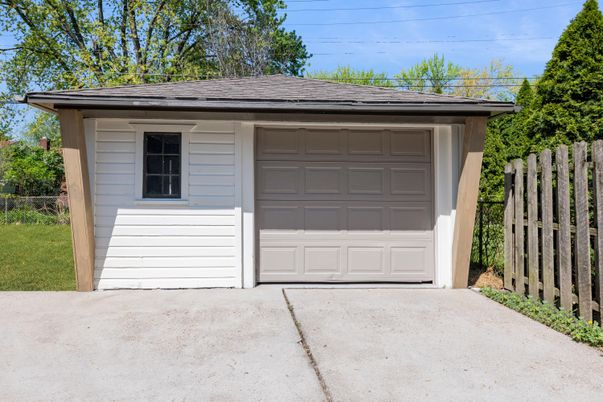 Detached Garage, Exterior