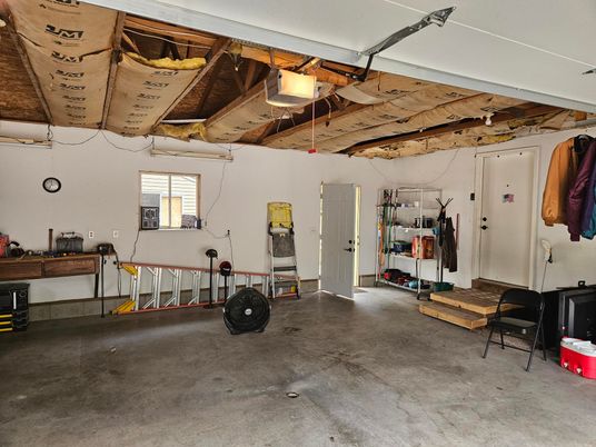 Garage, Interior