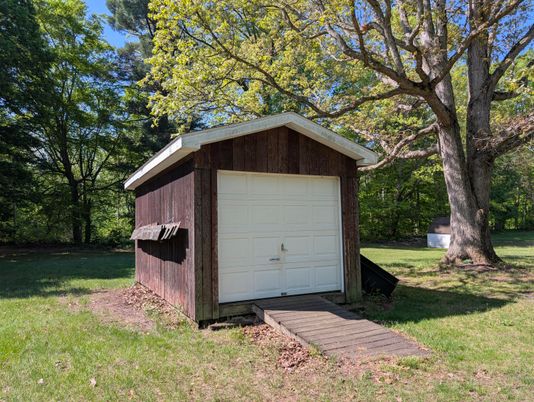 Detached Garage, Exterior