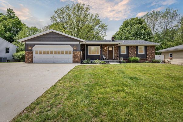 Attached, Exterior, Facade, Brick Facade, Ranch