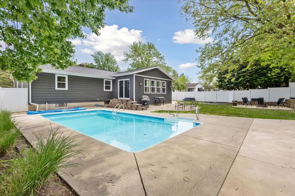Exterior, Pool