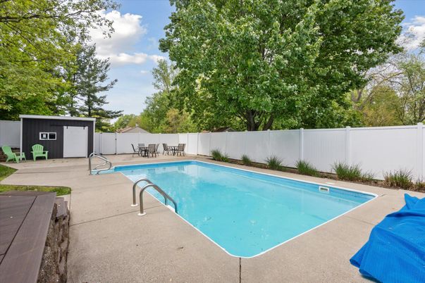 Exterior, Pool