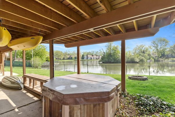 Exterior, Hot Tub, Lake