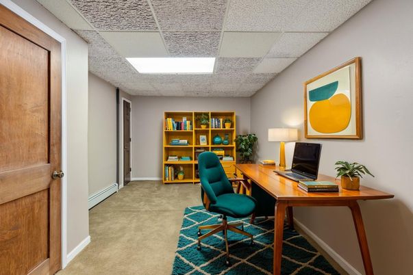 Home Office, Interior