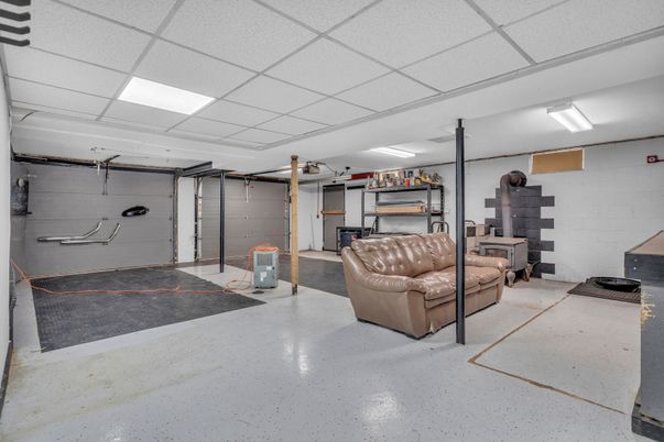 Garage, Interior