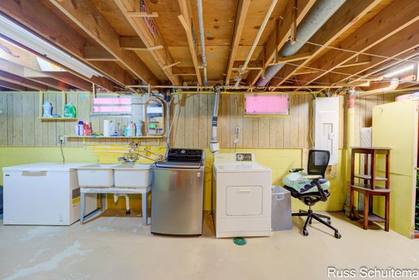 Interior, Washer, Wooden Beams, Wooden Ceilings