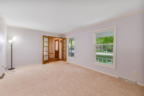 Empty room, Interior