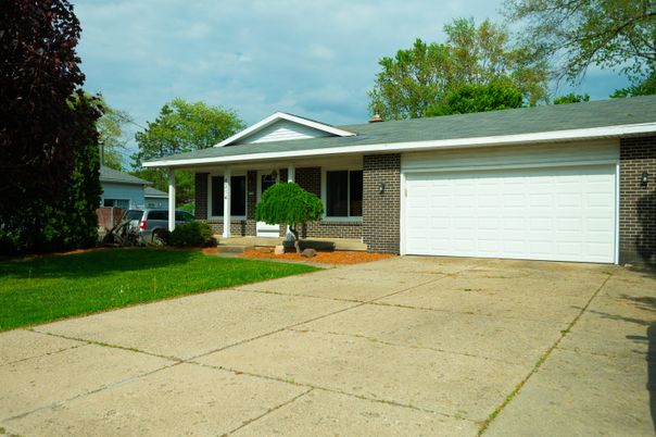 Attached, Exterior, Facade, Brick Facade, Ranch