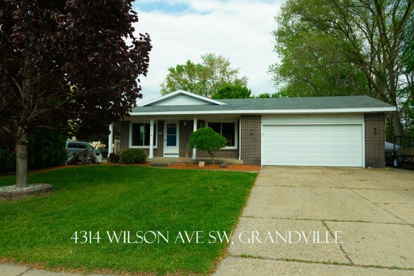 Attached, Exterior, Facade, Brick Facade, Ranch