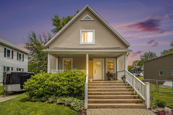 Exterior, Facade, Queen Anne Victorian