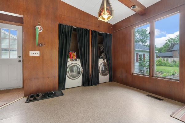 Interior, Washer, Wooden Walls