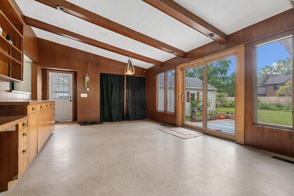 Empty room, Interior, Wooden Beams, Wooden Walls