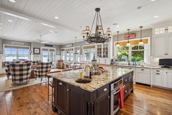 Chandelier, Dining room, Interior, Kitchen, Pendant Lights, Recessed Lighting, Wood Texture Flooring
