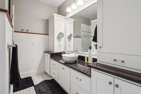 Bathroom, Dual Sink Vanities, Interior