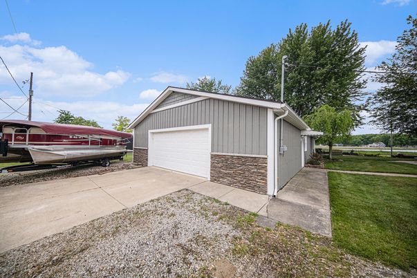 Detached Garage, Exterior