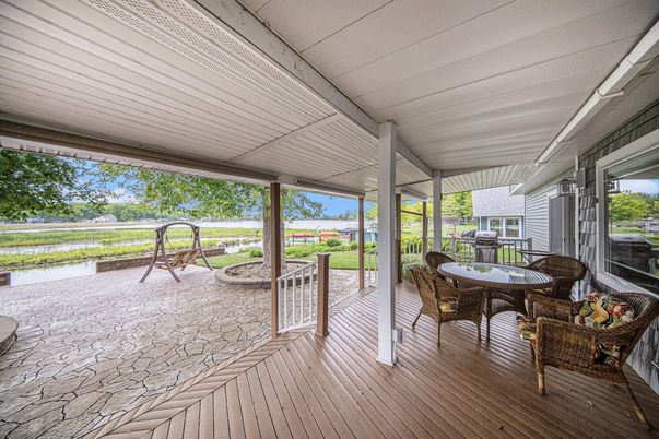 Exterior, Sun Room, Water