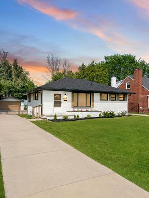 Backyard, Exterior, Facade, Ranch