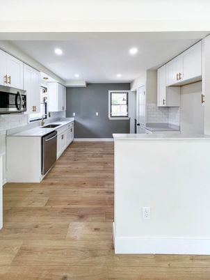 Interior, Kitchen, Recessed Lighting, Wood Texture Flooring