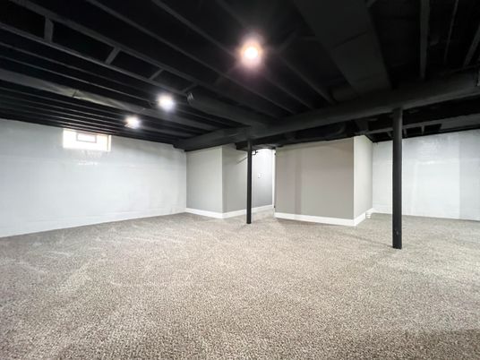 Empty room, Interior, Recessed Lighting