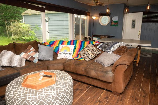 Interior, Living room, Pendant Lights, Wood Texture Flooring