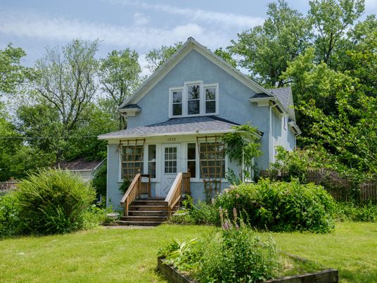Exterior, Facade, Queen Anne Victorian