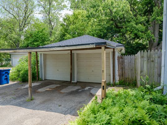 Detached Garage, Exterior