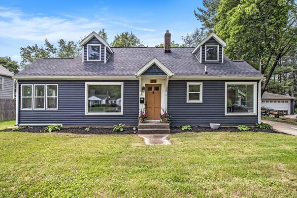 Exterior, Facade, Cape Cod