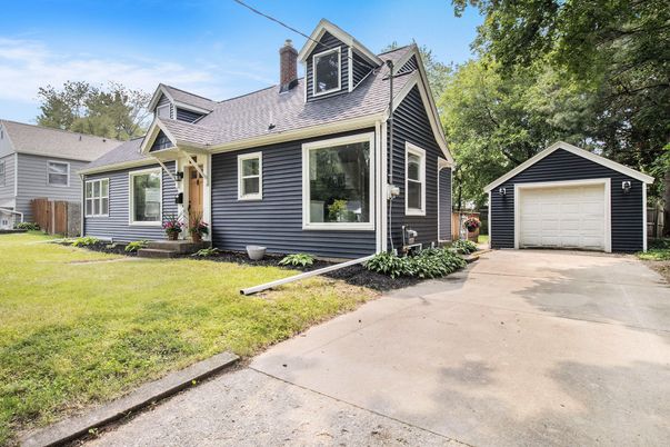 Detached Garage, Exterior, Facade, Cape Cod