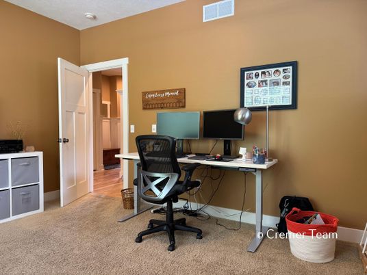 Home Office, Interior