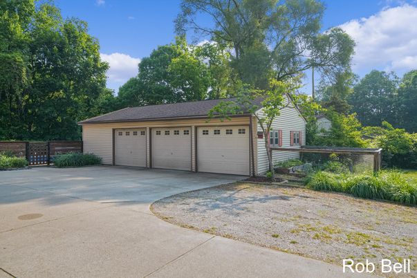 Detached Garage, Exterior