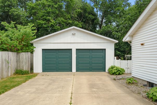 Detached Garage, Exterior