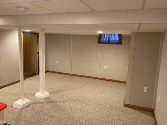 Empty room, Interior, Recessed Lighting