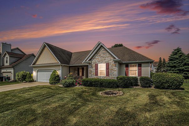 Attached, Exterior, Facade, Brick Traditional