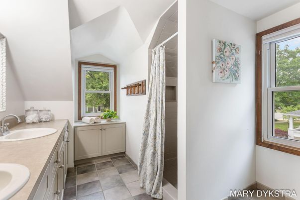 Bathroom, Dual Sink Vanities, Interior